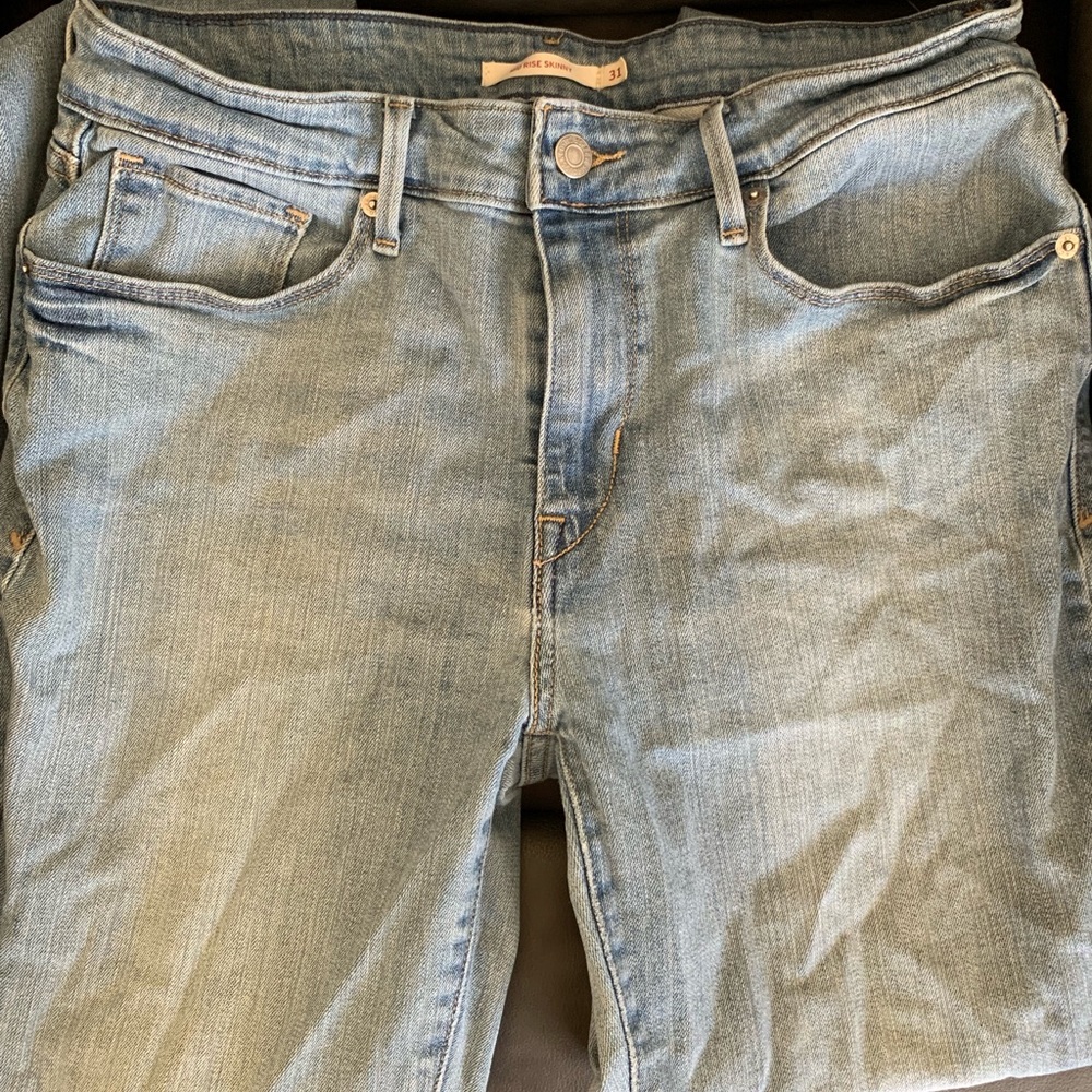 Levi's Mid Rise Skinny Size 31